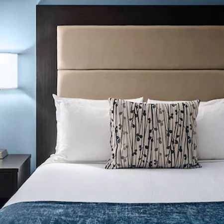 Ottawa Embassy Hotel & Suites Zewnętrze zdjęcie