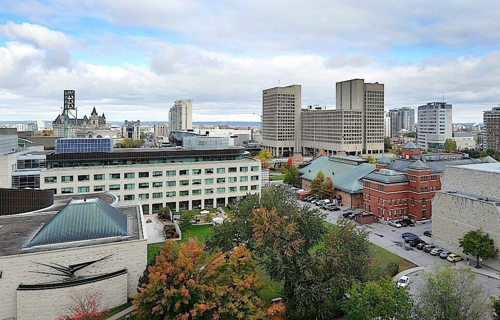 Ottawa Embassy Hotel & Suites Zewnętrze zdjęcie