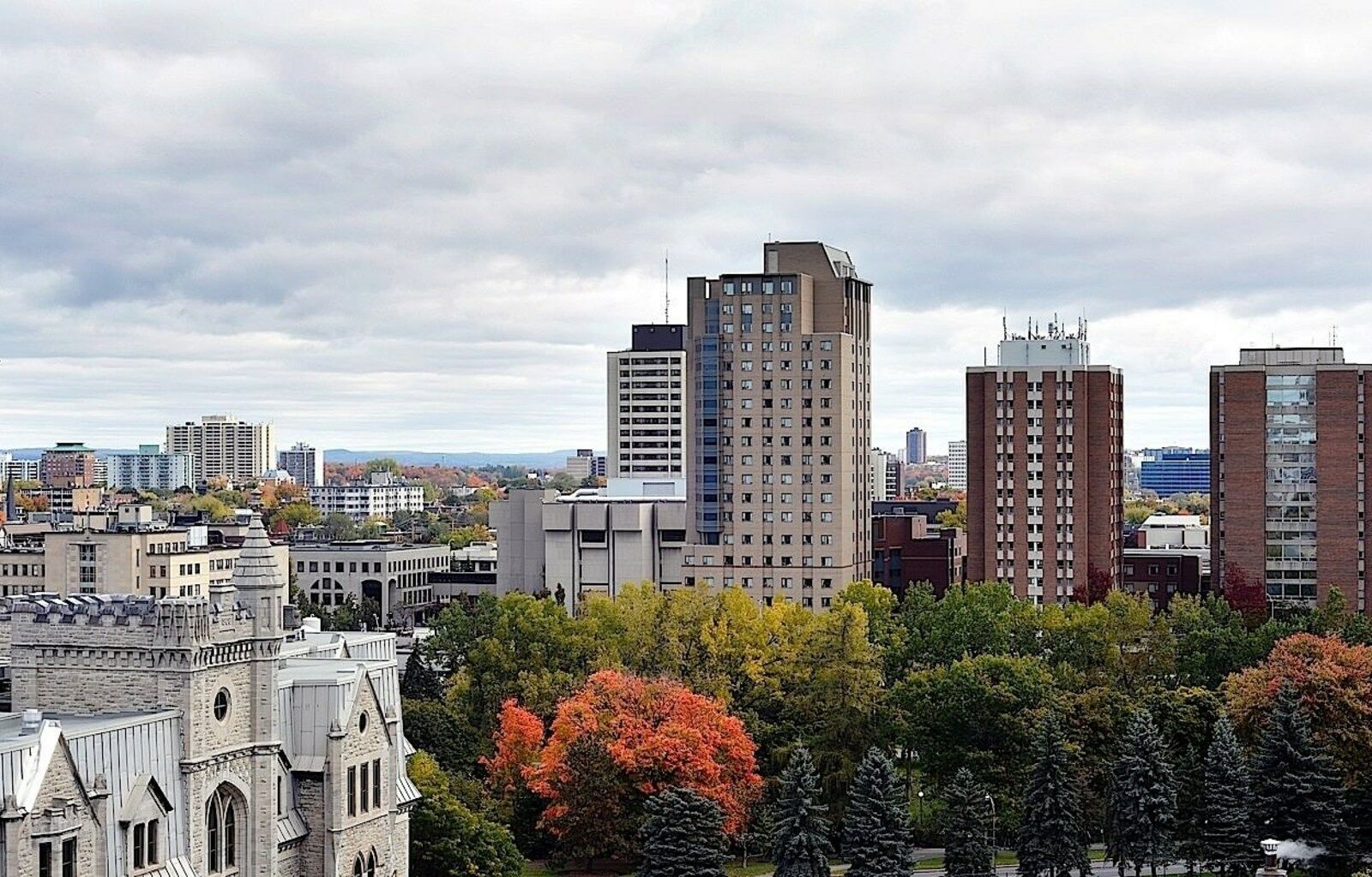 Ottawa Embassy Hotel & Suites Zewnętrze zdjęcie